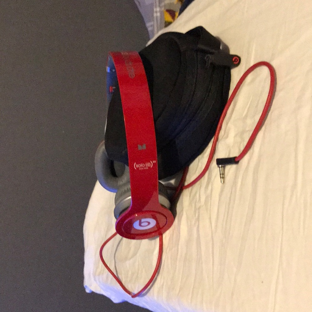 Special edition RED solo HD beats